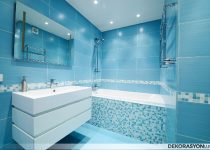 Mavi küçük banyo modelleri, banyonun şahane görünmesine katkı sağlıyor