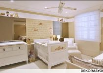 Yazılı erkek bebek odası duvar kağıdı modeli