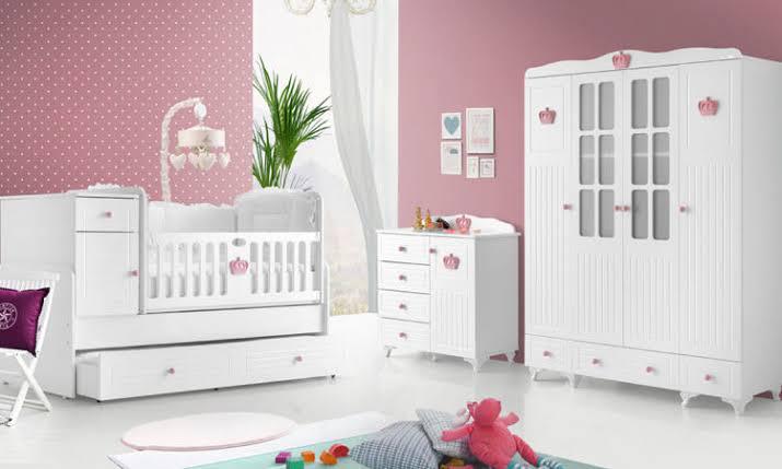 Pembe Renkli Bebek Odası Dekorasyonu