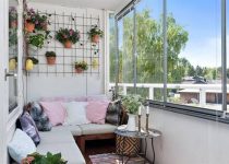 Çiçekli Cam Balkon Dekorasyonu