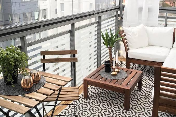 Ahşap Cam Balkon Dekorasyonu