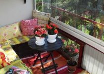 Bohem Tarzda Cam Balkon Dekorasyonu