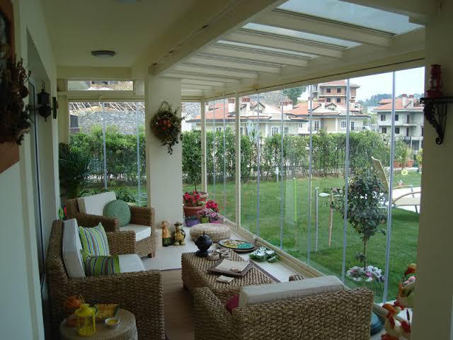 Klasik Cam Balkon Dekorasyonu