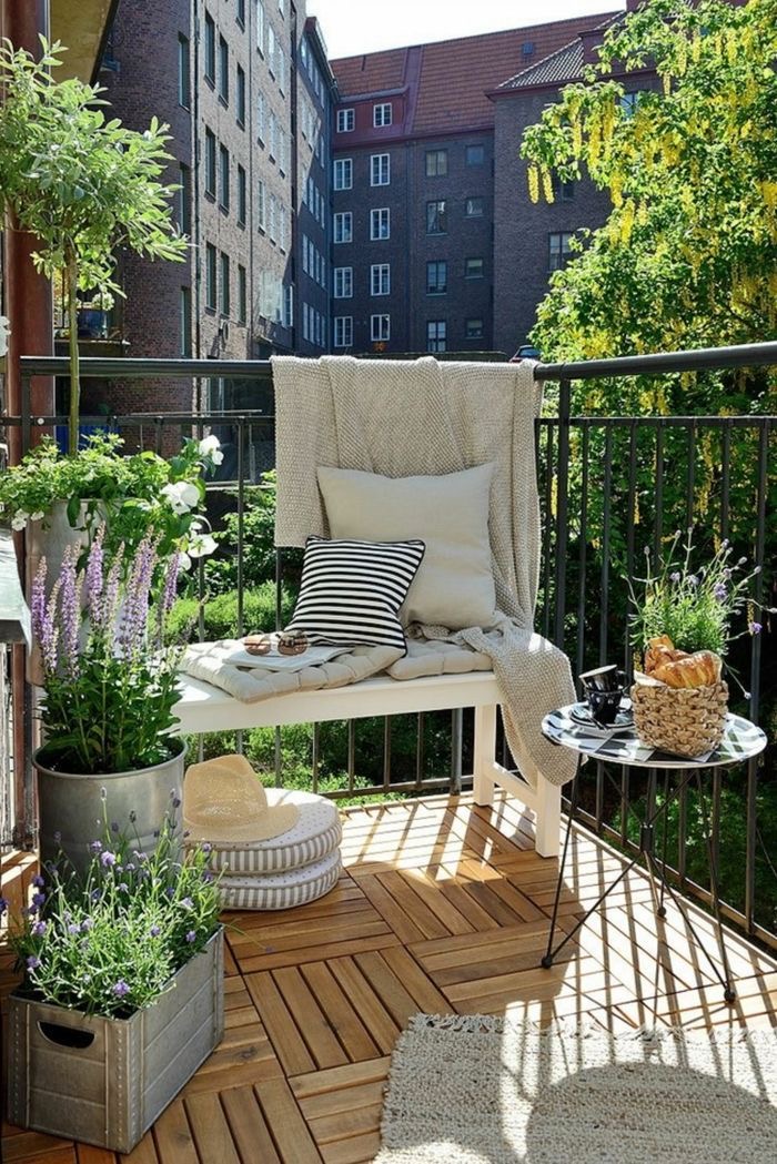 Saksı Aksesuarlı Balkon Fikirleri