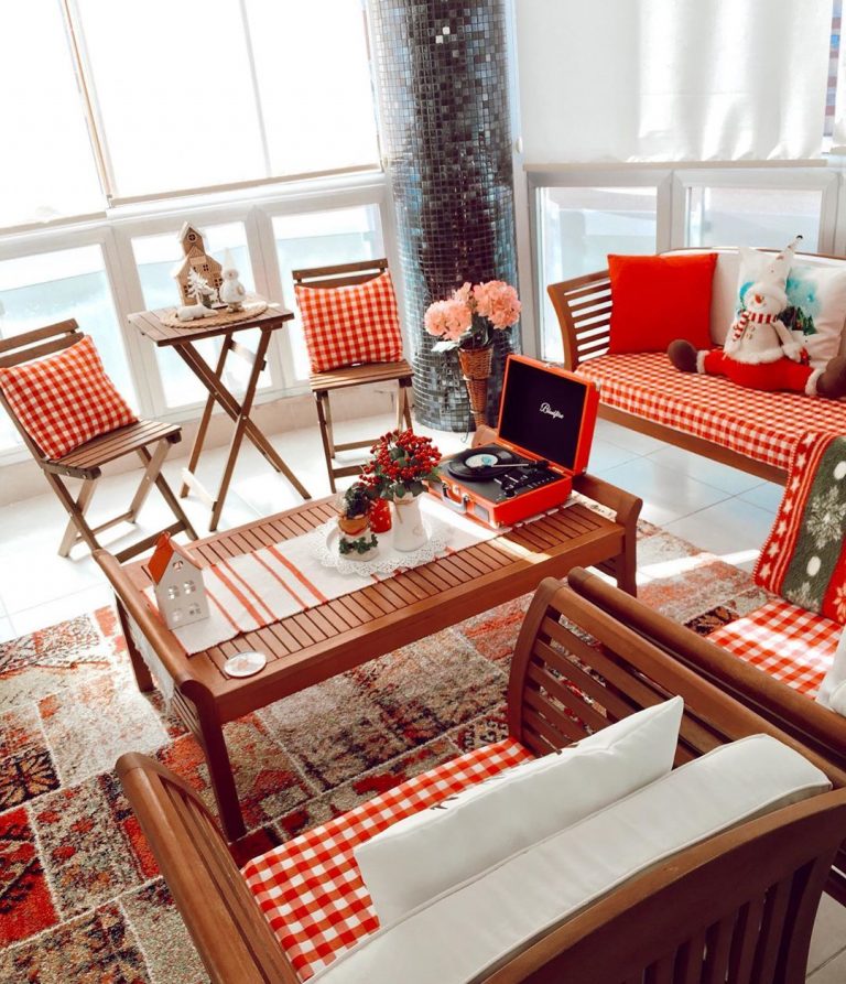 Ahşap Balkon Dekorasyonu