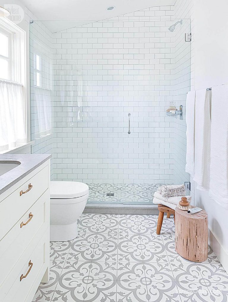Beyaz Banyo Dekorasyonu