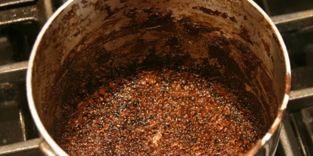 Yanmış Tencere Nasıl Temizlenir?